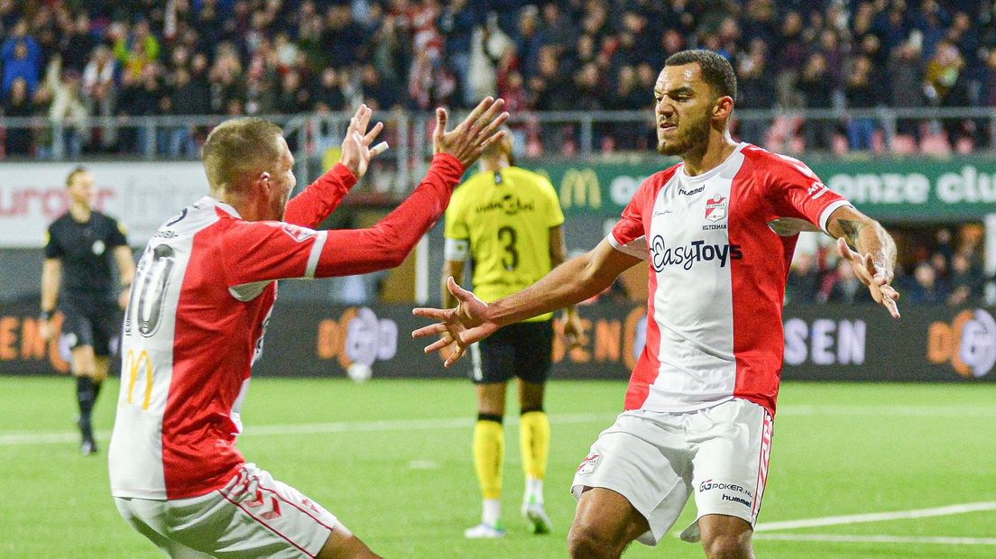 Hilterman juicht na zijn zesde treffer van het seizoen