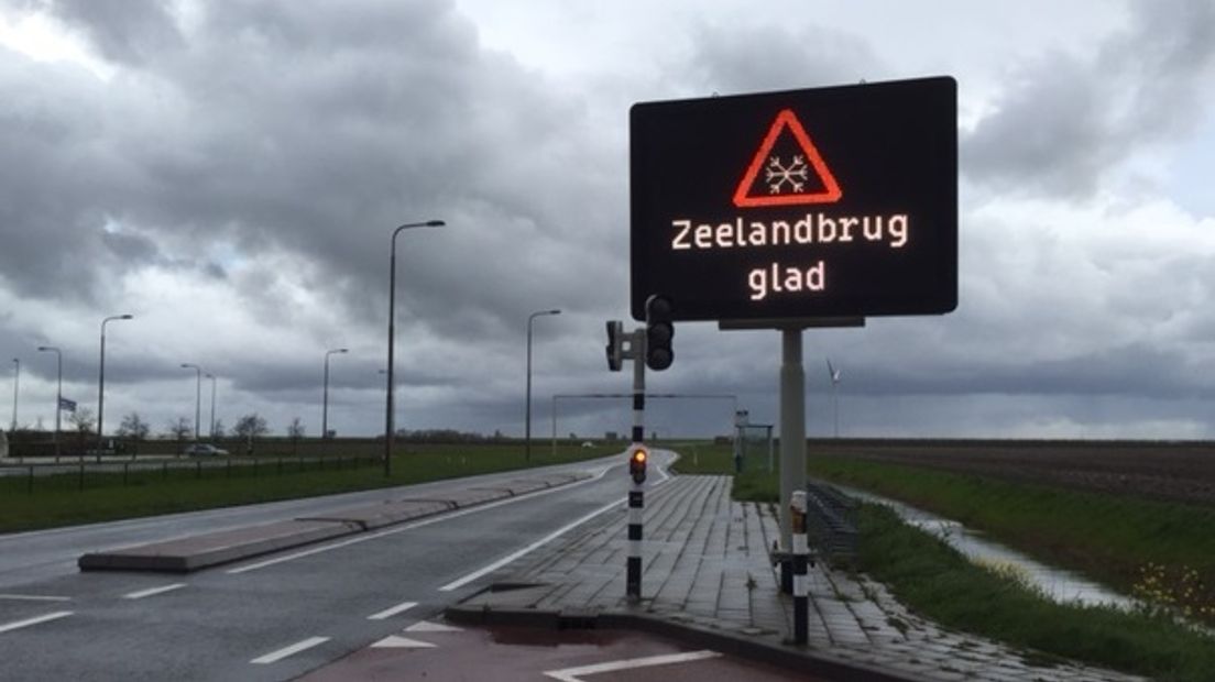 Rijkswaterstaat: Pas op voor gladde wegen