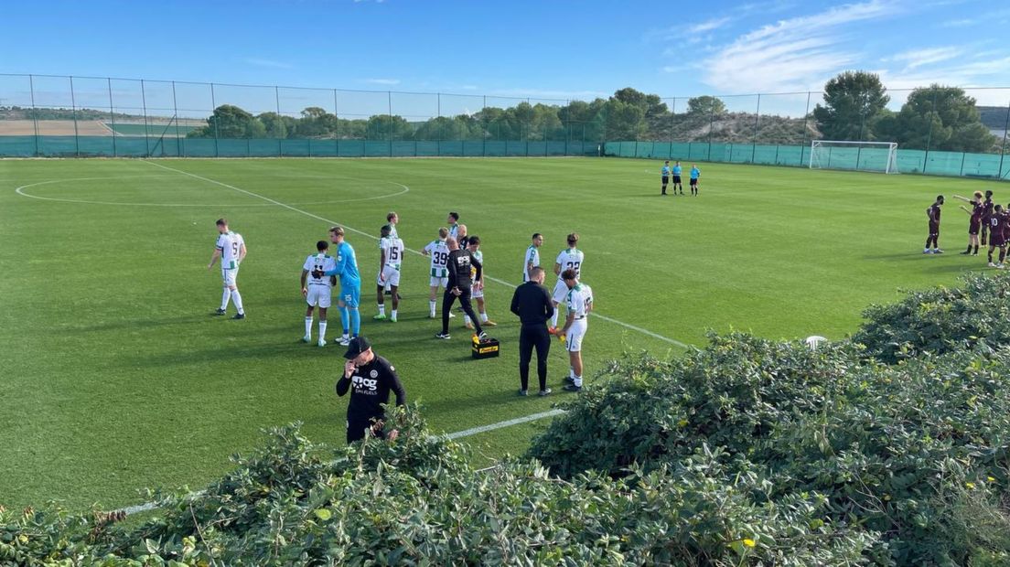 De selectie van FC Groningen tijdens het trainingskamp in Spanje