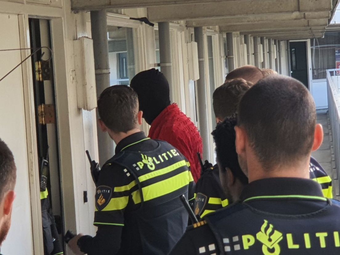 Arrestatie bij flat Pompenburg