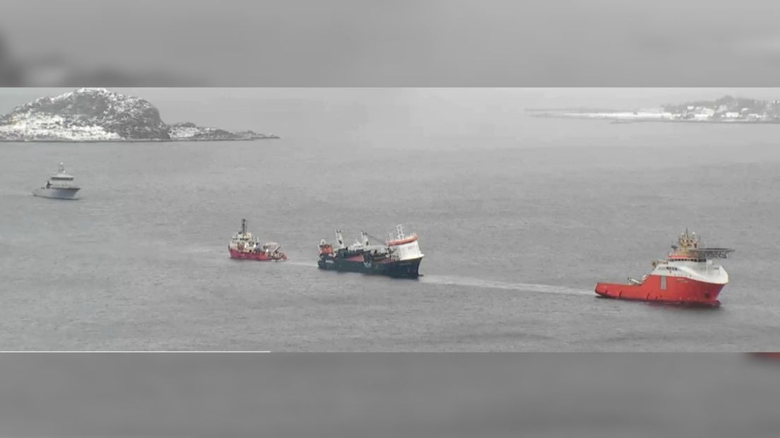 De sleepboot van Boskalis met de Eemslift Hendrika