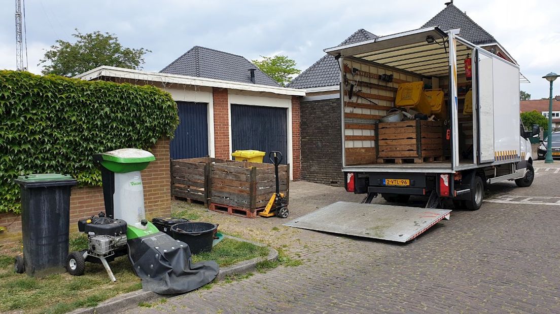 Politie ontdekt hennepkwekerij met honderden planten in Enschede