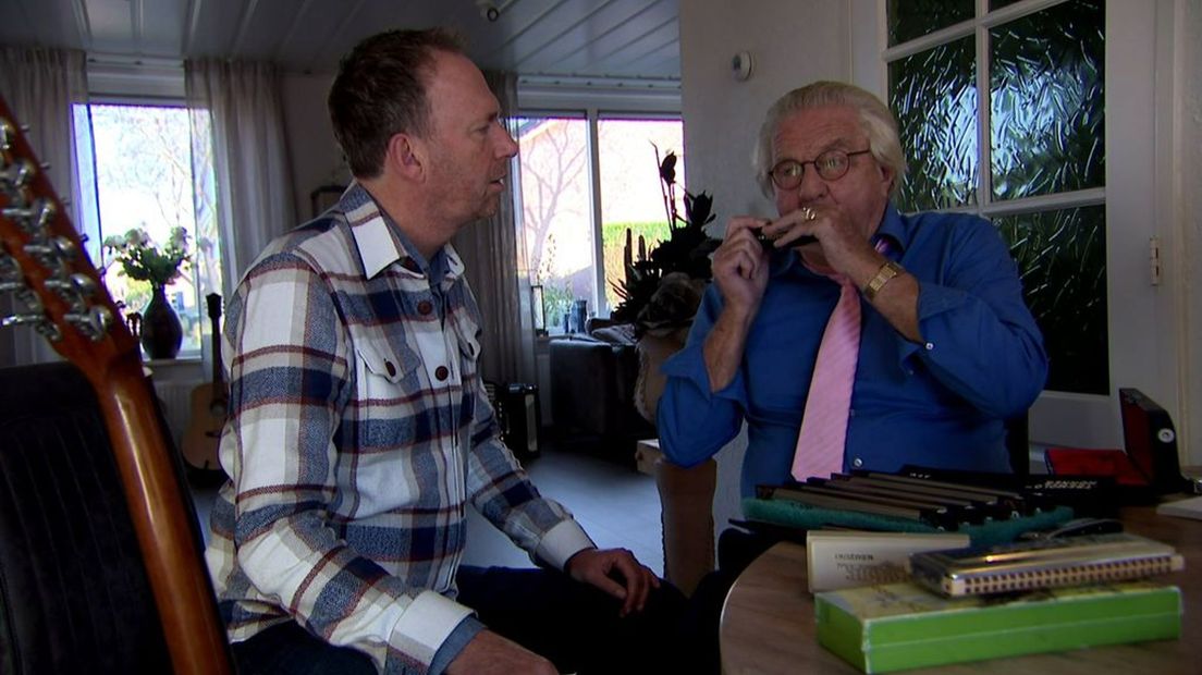 Jochem in gesprek met Jan ter Voert over zijn liefde voor de mondharmonica