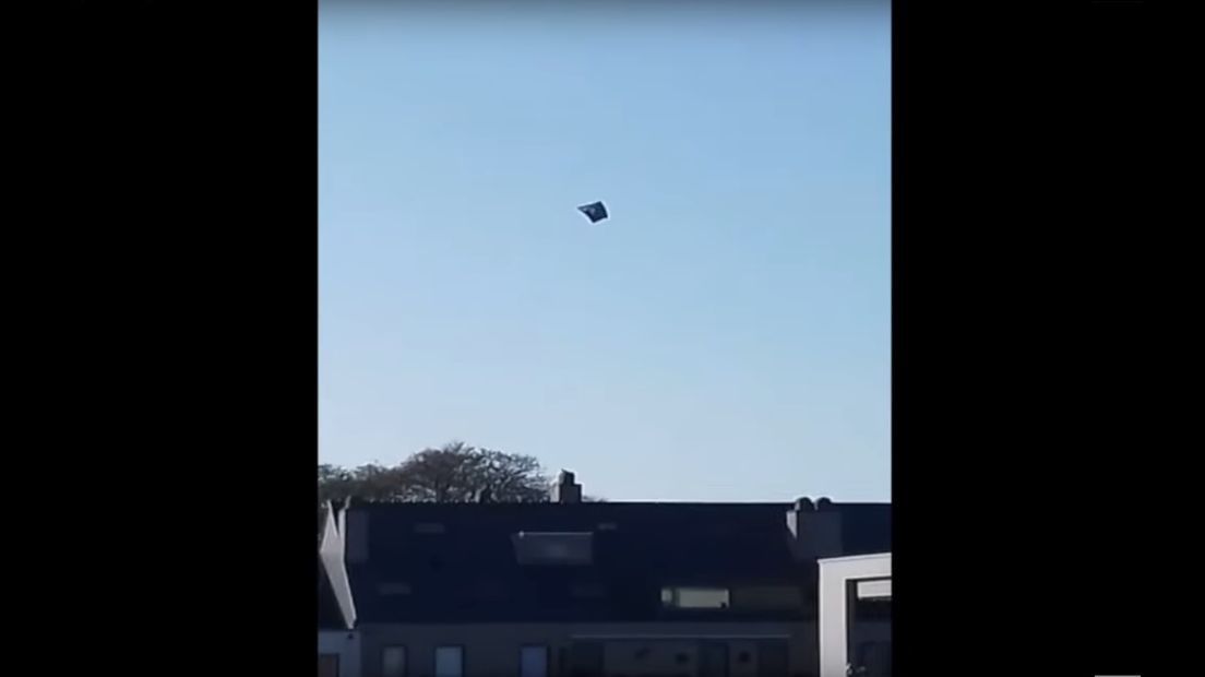 Is het een zwarte ufo? Een vliegende bultrug? Wat vloog er gisteren boven Zeeland?
