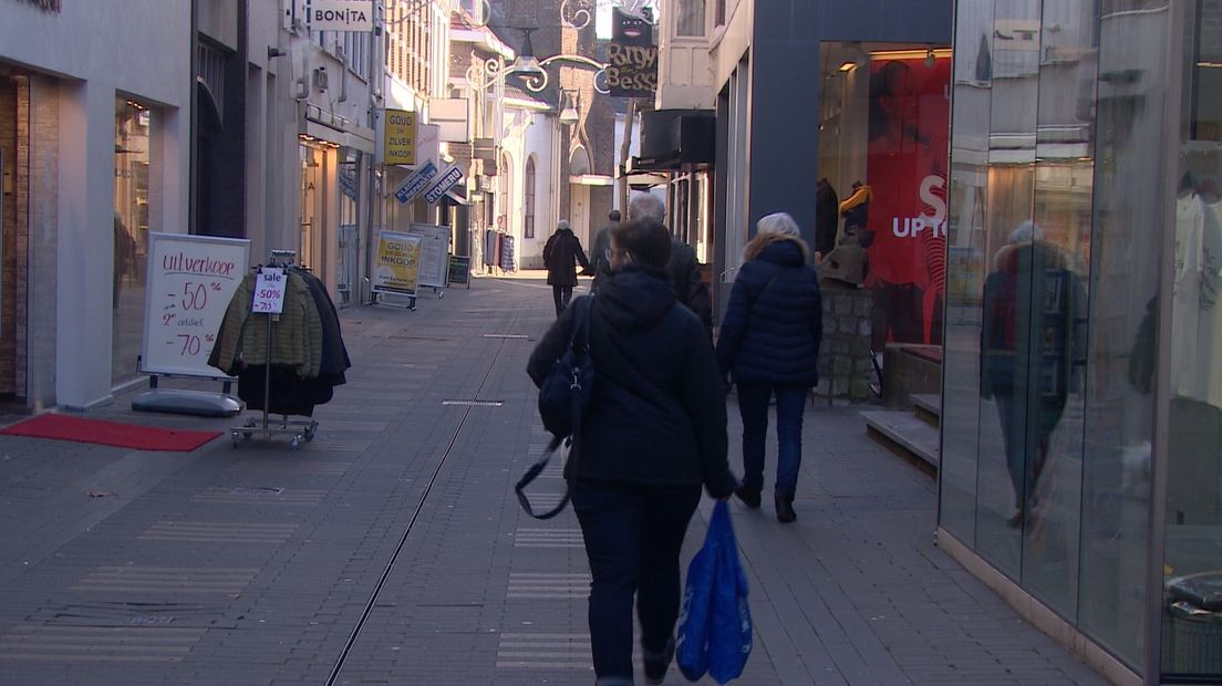 Raadslid Terneuzen: experimenteer niet met mensen (video)