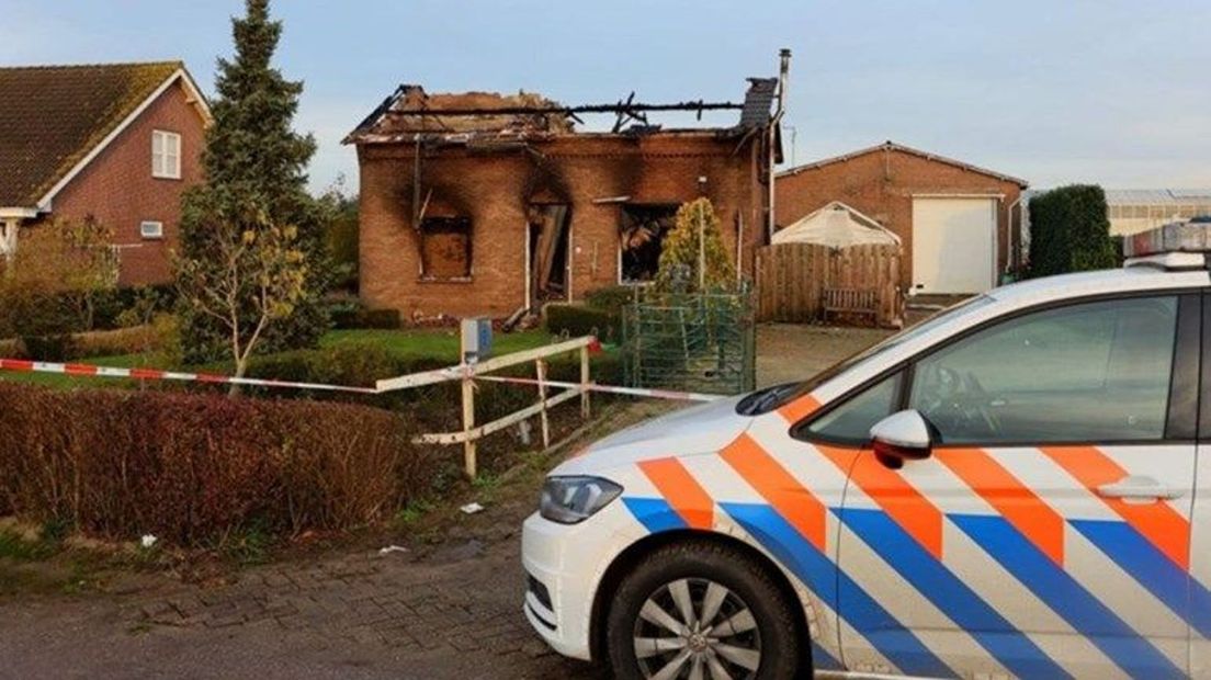 De afgebrande woning in Hedel.