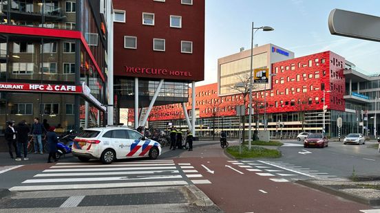 Schreeuwende man met steekwapens aangehouden in Amersfoort