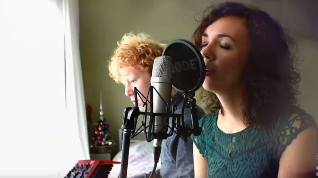 Anne van Damme ontsteekt de Christmas Lights Omroep Zeeland