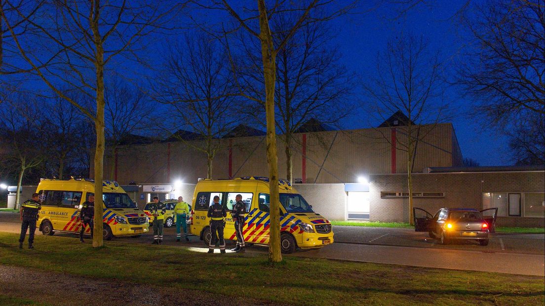 Een 18-jarige man uit Deventer is gistermiddag gewond geraakt bij een schietincident in Apeldoorn