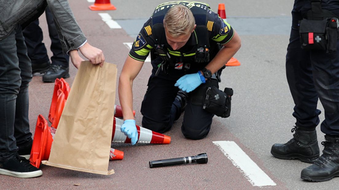 Politie doet onderzoek op Willem de Zwijgerlaan | Foto Regio 15