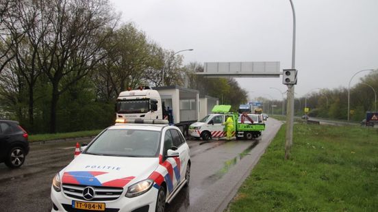 112 Nieuws: Gewonde bij botsing tussen twee busjes in Zwolle.