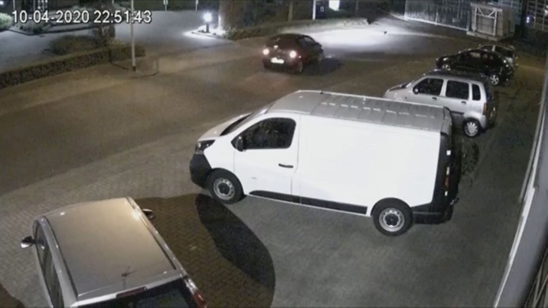 Autodief vertrekt met groene VW Polo