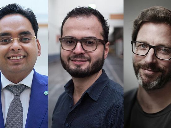 Spuigasten met Kavish Partiman (CDA), Sinan Özkaya (GL) en fotograaf Bart Maat