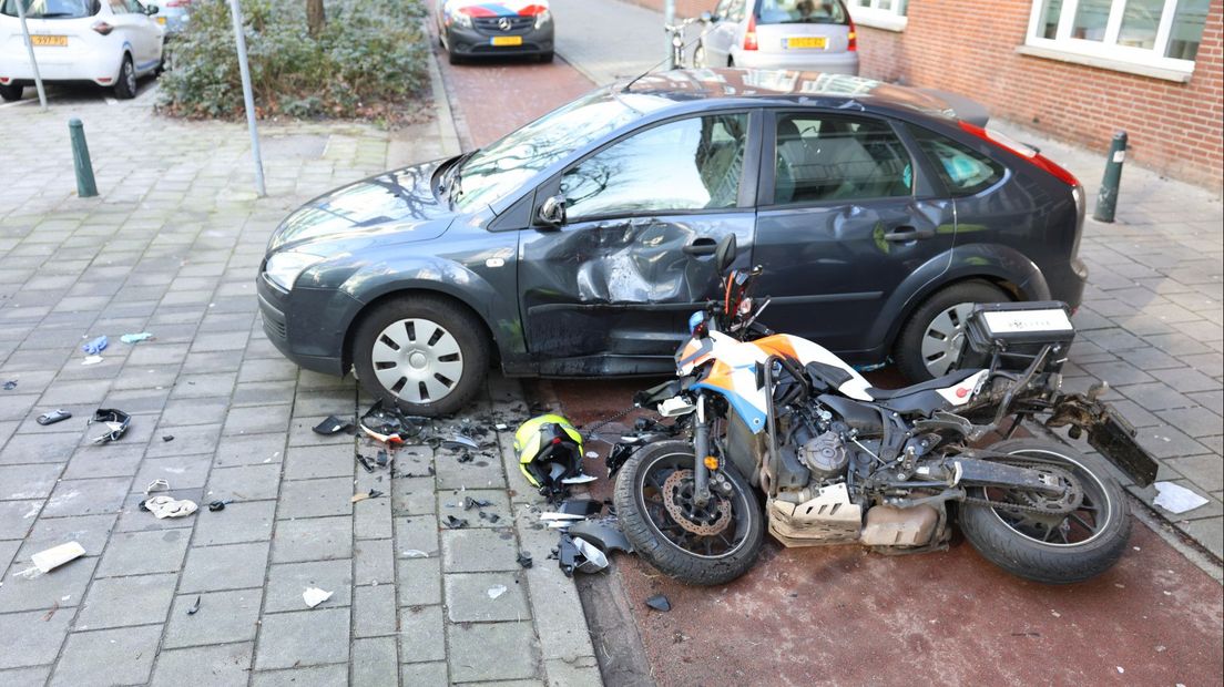 De auto en motor liepen behoorlijke schade op