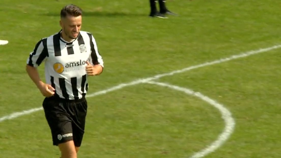 Justin Benjamins is goed voor twee doelpunten in Haren (archief