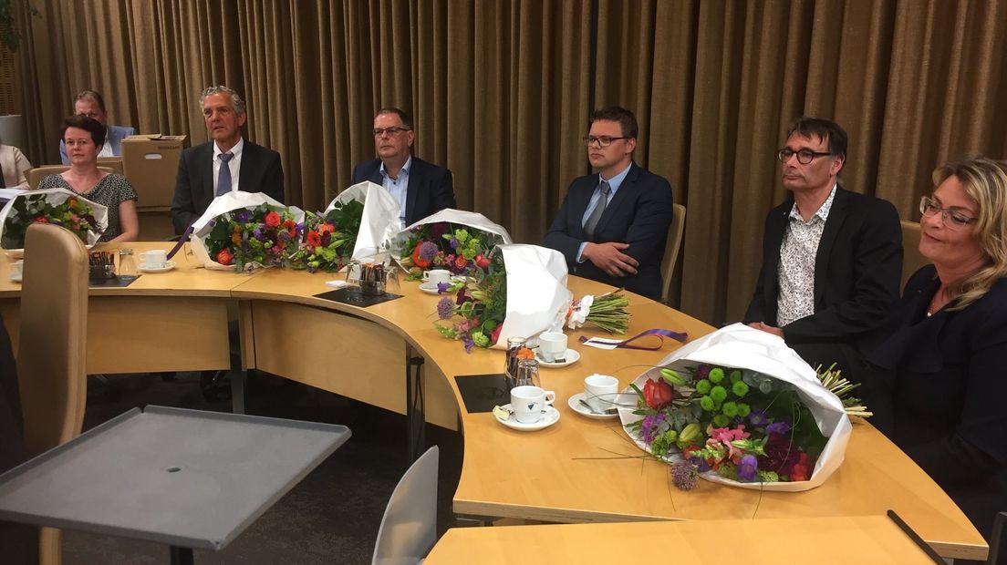 De zes nieuwe wethouders van de gemeente Terneuzen op een rijtje.