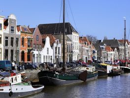 Reclame over vliegreizen of auto's? Zwolle doet 'vervuilende reclame' in de ban