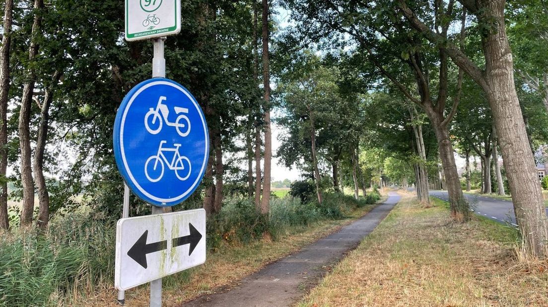 Fietspad, fietsknooppunt, recreatieschap Drenthe, fietsroute