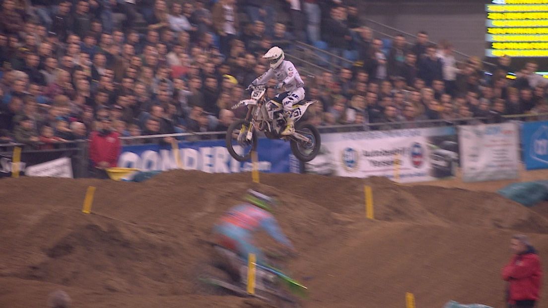 Harri Kullas op weg naar zijn eerste zege in de Supercross van Goes