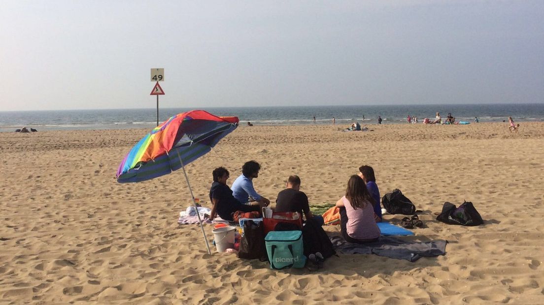 Een strandpicknick van Queer aan Zee