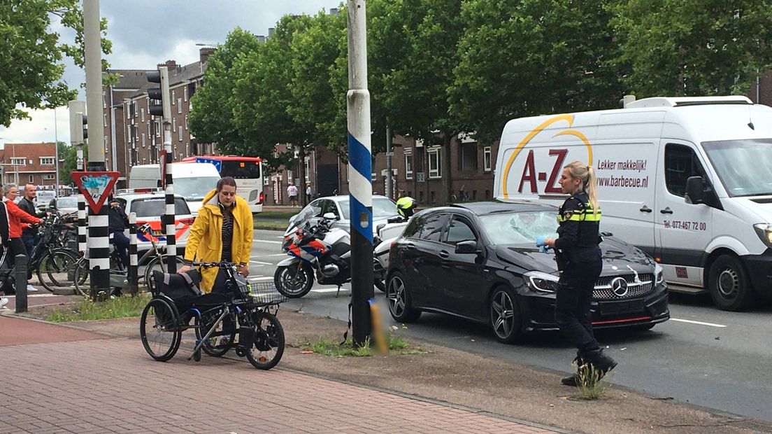 Het ongeluk gebeurde vlak voor het spoorviaduct.