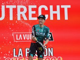 Feestelijke tweede etappe Vuelta finisht op bomvol Science Park, Sam Bennett wint massasprint