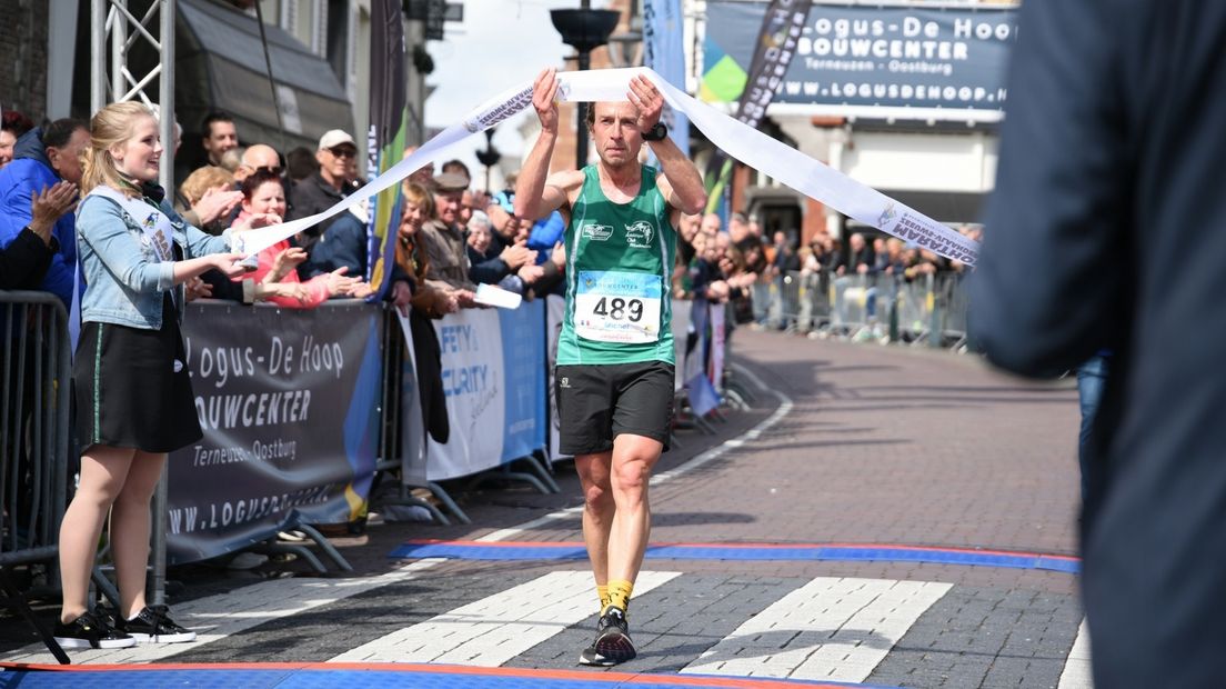 Michel Verheaghe wint de Marathon Zeeuws-Vlaanderen 2017