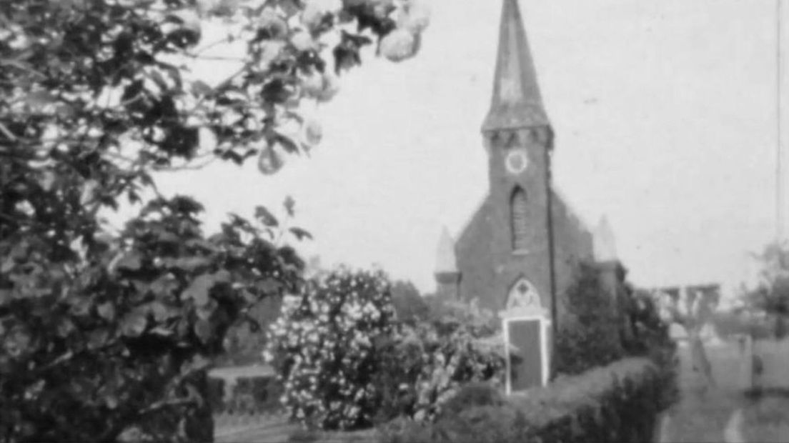 Het kleinste kerkje van Nederland in 1965