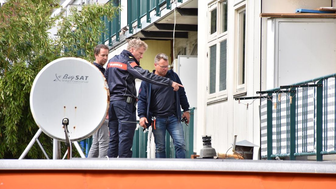 Balkons door kortsluiting onder stroom, gevaar geweken Omroep West Balkons door kortsluiting onder stroom, gevaar geweken Omroep West