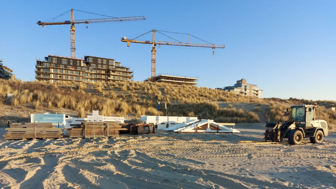 Ook op Kijkduin liggen de paviljoens klaar