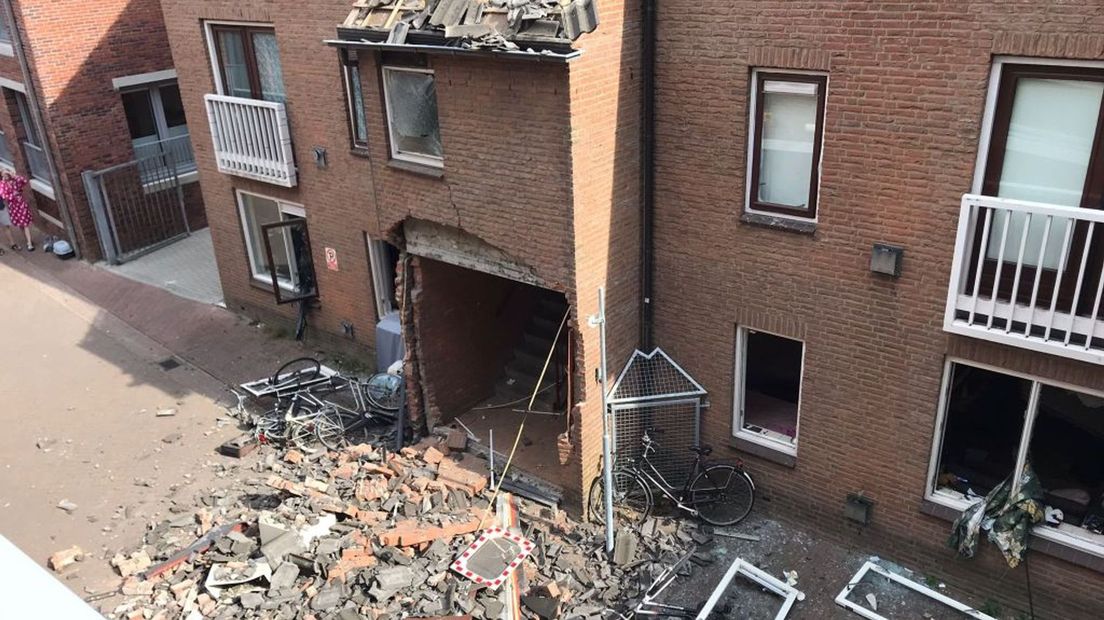 De schade gezien vanuit de woning van Daan Russchen.