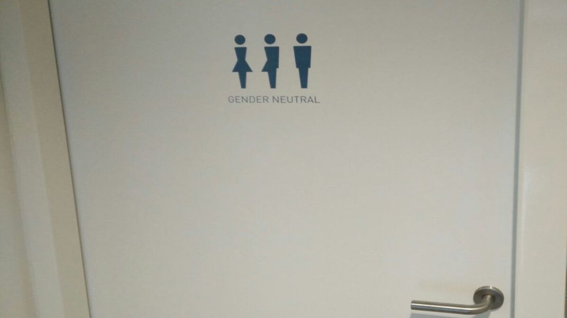 De gender neutrale wc in het Wijnhaven gebouw van de Universiteit Leiden in Den Haag.