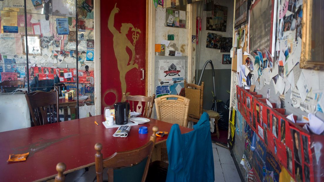 Een woonkamer in een studentenhuis in Stad