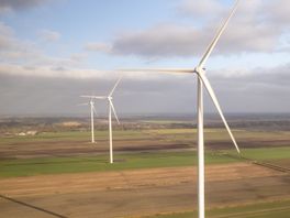 IJsbaan, tennisclub en meer: eerste windmolengeld Aa en Hunze verdeeld