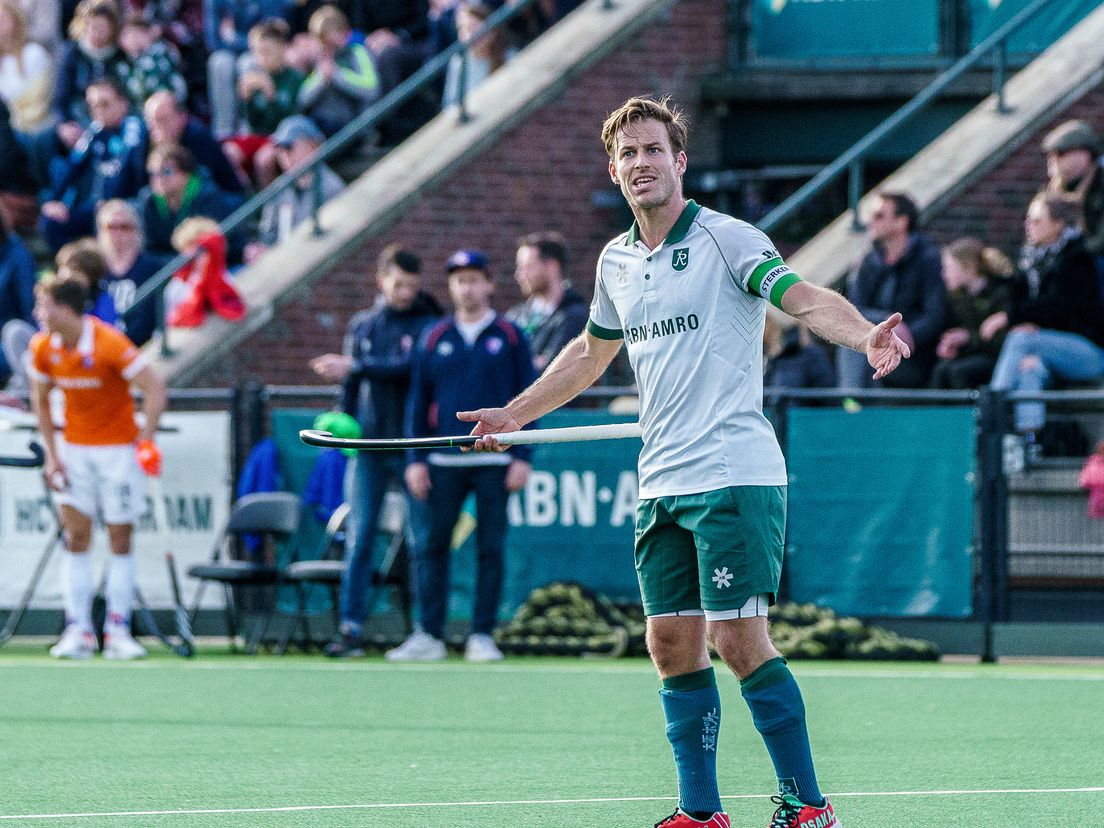 Jeroen Hertzberger in een duel van HC Rotterdam vorig seizoen