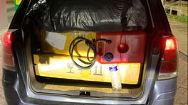 Vijf aanhoudingen mensensmokkel: boten en pompen in de auto