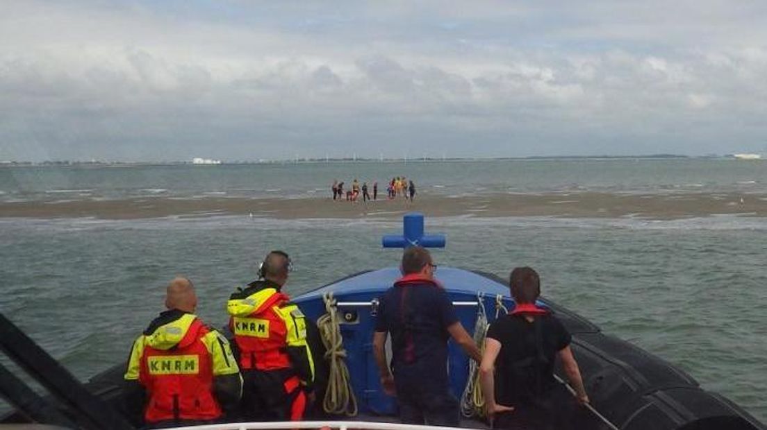 Dertien zwemmers van zandplaat bij Breskens gehaald