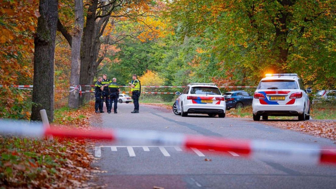 De politie na het schietincident.