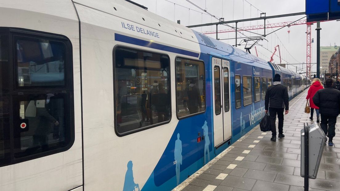 Eén van de treinen waarmee Arriva de ritten gaat uitvoeren stond kortgeleden op station Groningen