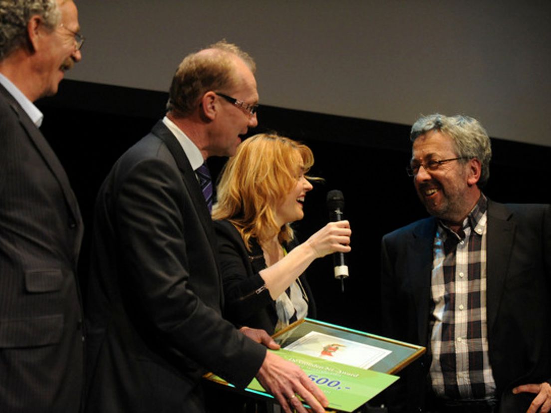 2010-NL-Award2.cropresize.tmp.jpg