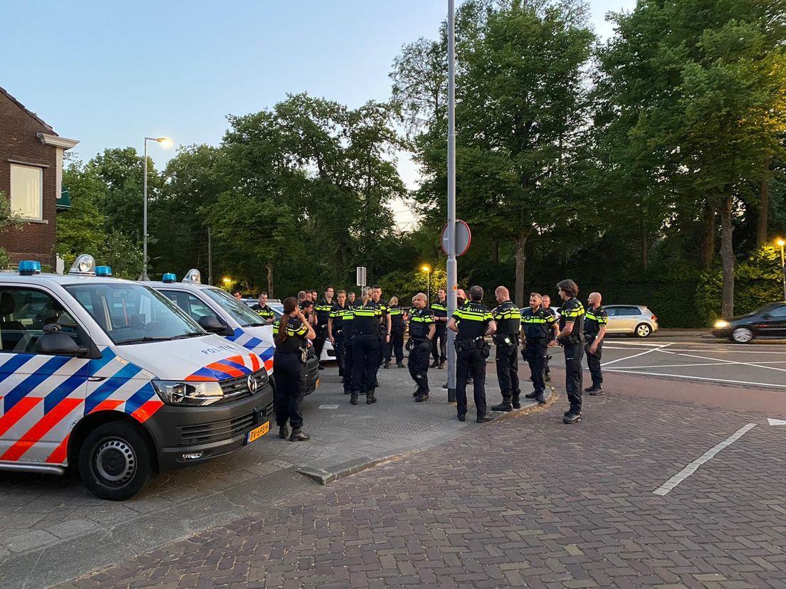 Agenten op de been bij het Vroesenpark
