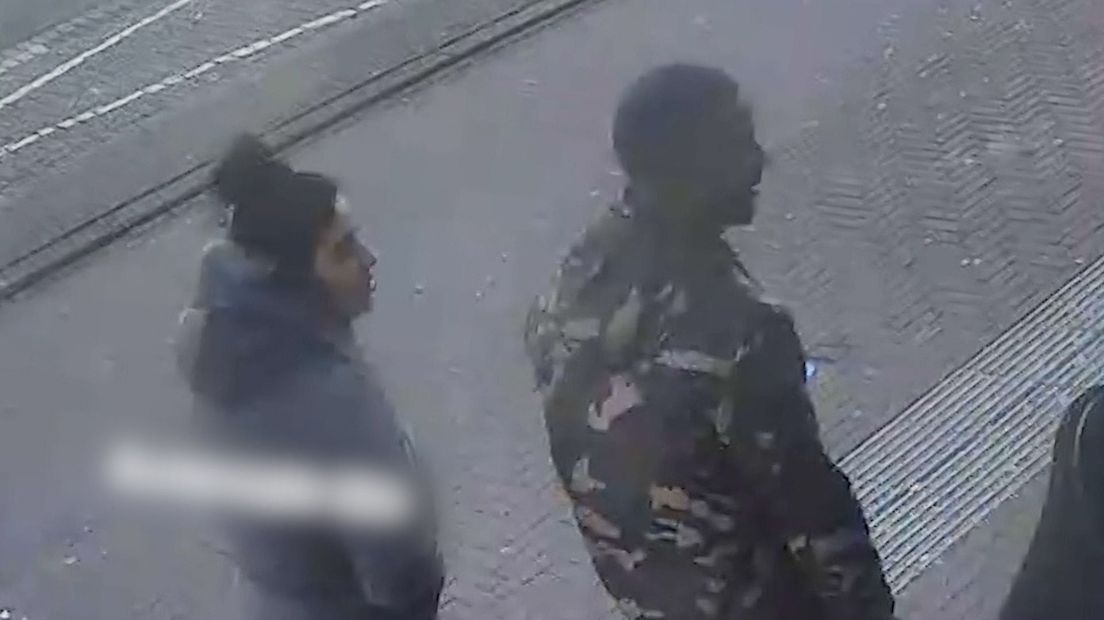 Straatrovers volgen slachtoffer vanaf geldautomaat - Team West