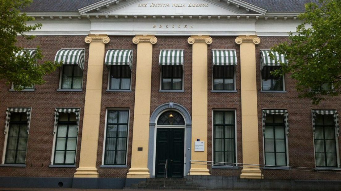 Een 18-jarige Hoogevener hoorde vandaag de strafeis voor bezitten van kinderporno (Rechten: RTV Drenthe/Wolter Klok)