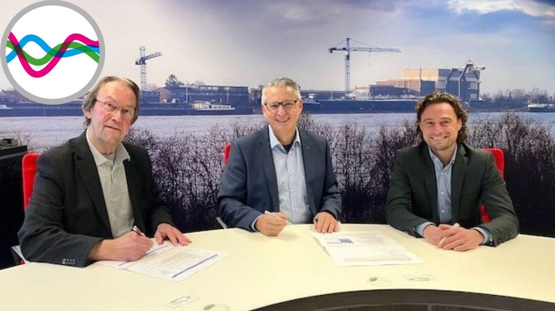 Wethouder ten Westeneind met vertegenwoordigers van Waardwonen en de Huurdersvereniging
