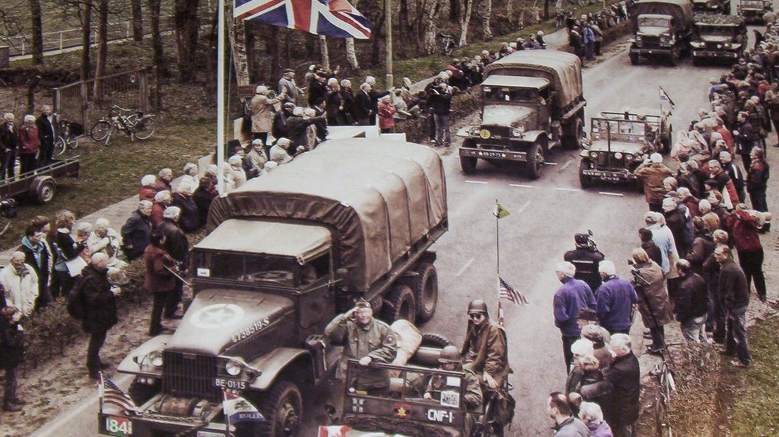 Militaire voertuigen van Keep Them Rolling (Rechten: Keep Them Rolling)
