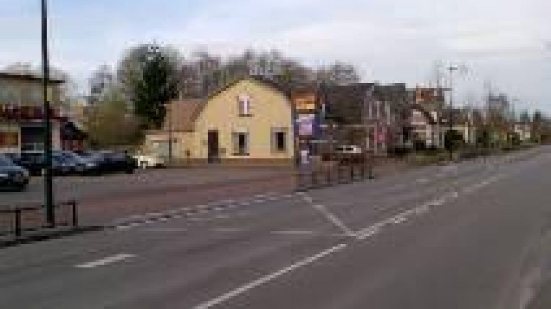 Man en meisje op straat overvallen