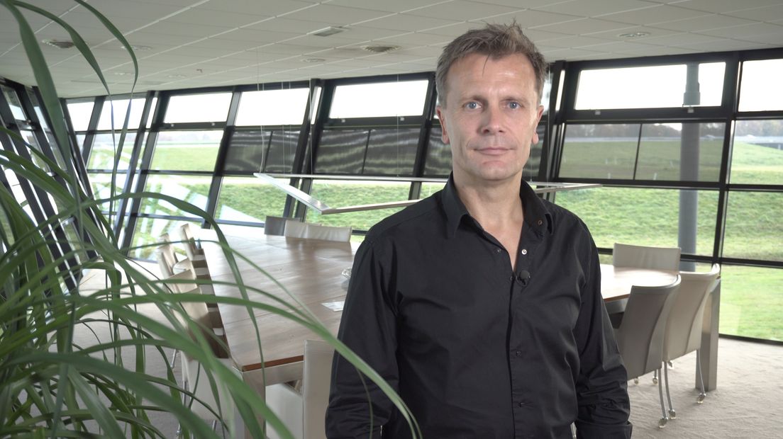 Richard Tapper steunt de voedselbank