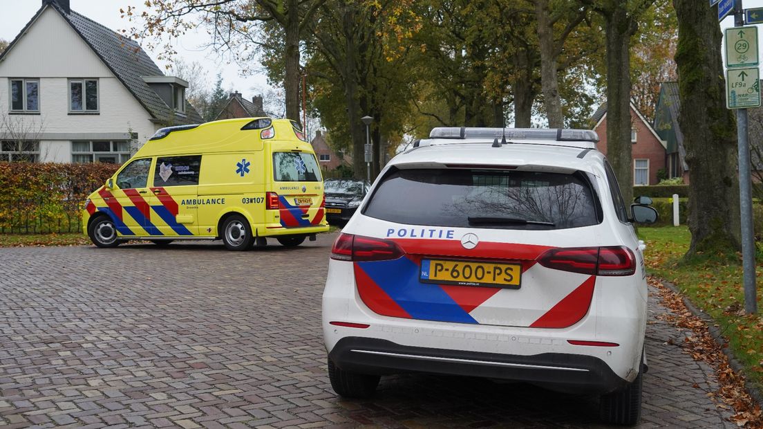 Politie en ambulancepersoneel zijn aanwezig