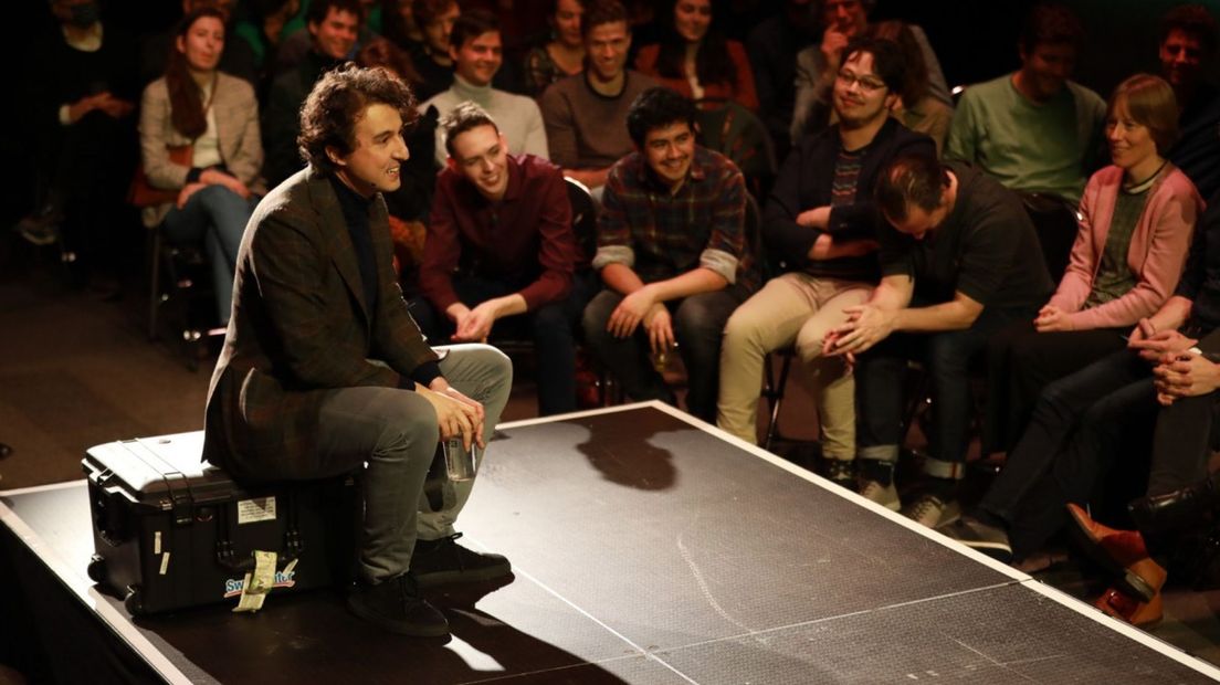 Jesse Klaver gaat in gesprek met het publiek