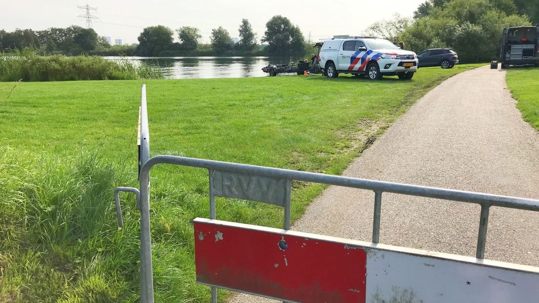 Politie-onderzoek bij de recreatieplas.